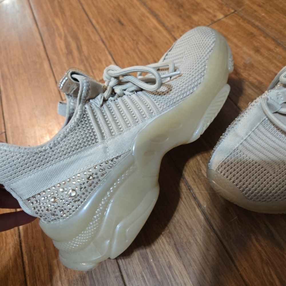 Stylish Women's Sneakers in Cream